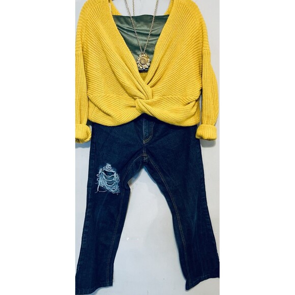 Womens 4 Piece Outfit W Necklace Dickies SZ6 Cropped Sweater SzSm Sunflower - Picture 2 of 8